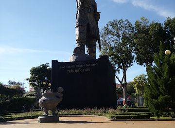 vietnam/vung-tau/christ-the-king-statue/shop/front-beach-park