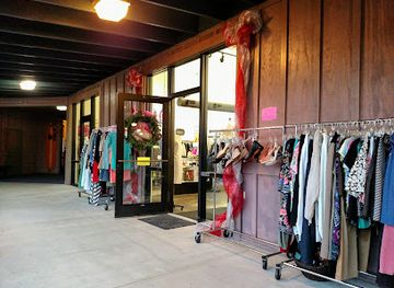alabama/gulf-shores/shop/hertha-s-seconds-boutique