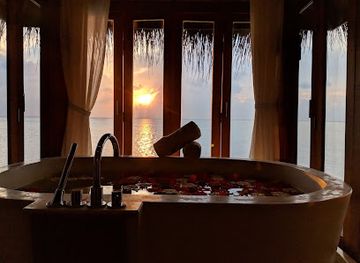 maldives/gulhi-island/shop/anantara-dhigu-boutique-1