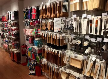 portugal/lisbon/chiado/shop/flying-tiger-copenhagen