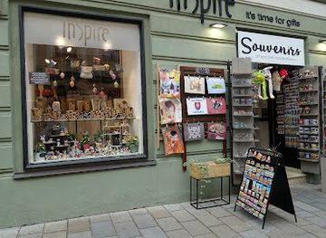 slovakia/gemer/shop/obchodik-so-suvenirmi