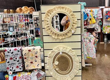 ohio/central-ohio/shop/golden-hobby-gift-shop
