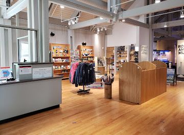 virginia/blue-ridge-parkway/shop/the-blue-ridge-music-center