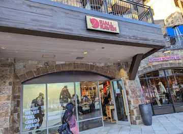 colorado/vail/shop/fjallraven-brand-store