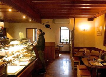 slovenia/bled/shop/confectionery-zima