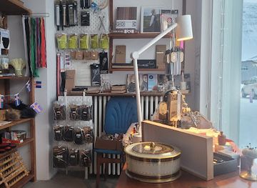 iceland/hornstrandir-nature-reserve/shop/falda-hannyroa-og-skartgripaverslun