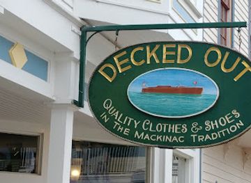 michigan/mackinac-island/shop/decked-out