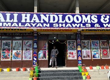 india/manali/shop/manali-handloom-house
