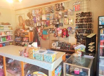the-bahamas/crooked-island/shop/bonnies-variety-store-and-car-rental