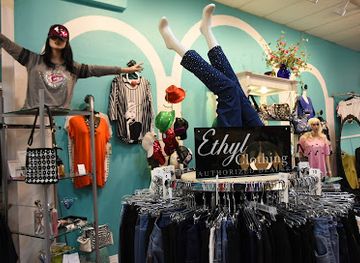 wisconsin/oshkosh/shop/2-blondes