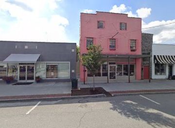 west-virginia/greenbrier-river-trail/shop/sassy-britches-boutique