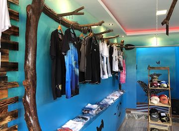 ecuador/puerto-baquerizo-moreno/shop/art-gallery-isleno