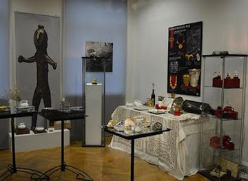 georgia/tusheti/shop/istoriali-showroom-of-cultural-gifts