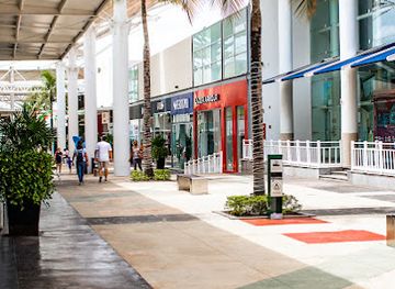 mexico/gulf-coast/shop/las-plazas-outlet-cancun