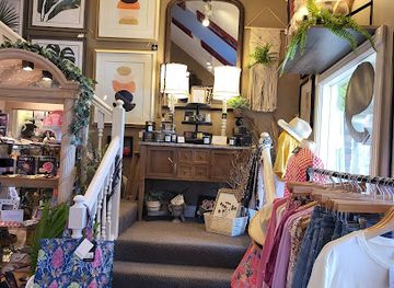 missouri/lake-of-the-ozarks/shop/peacock-lane