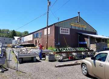 michigan/copper-harbor/shop/prospector-s-paradise