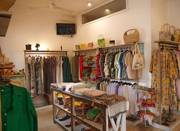 sri-lanka/galle/shop/antic-shopping-arcade