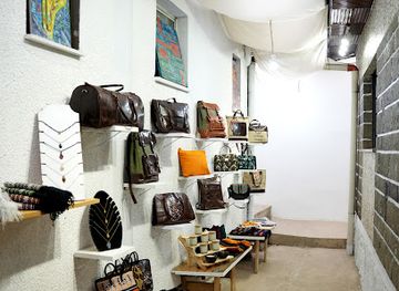 ethiopia/addis-ababa/arat-kilo/shop/qine-store