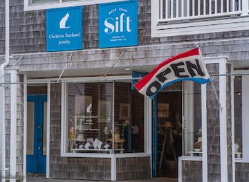 rhode-island/napatree-point-conservation-area/shop/sift-bake-shop-watch-hill