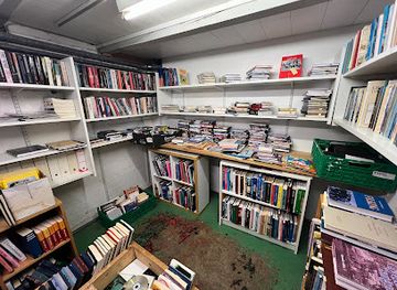 faroe-islands/eysturoy/shop/endurnytsluhandilin-a-bryggjubakka-reyoi-krossur