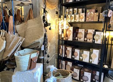 france/provence/shop/concept-store-by-les-comptoirs-des-alpilles