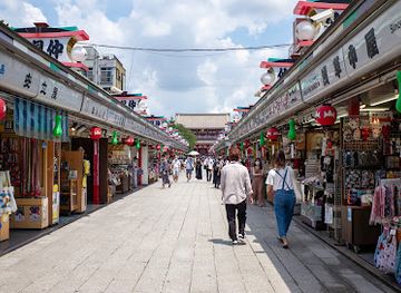 japan/tokyo/asakusa/shop/nakamise-dori-street