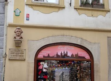 czechia/north-bohemia/shop/old-prague-souvenir-shop