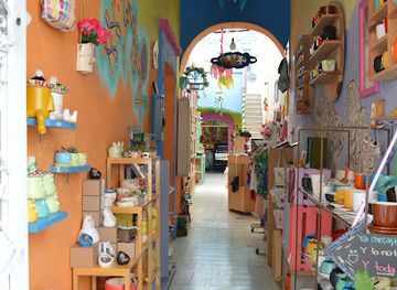 mexico/queretaro/centro-historico/shop/hecho-a-mano-y-mas