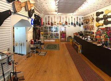 iowa/council-bluffs/shop/lidgett-music