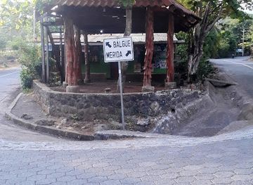 nicaragua/ometepe-island/shop/tienda-santa-cruz