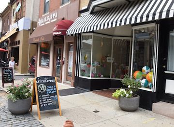 The Little Apple Gift Boutique