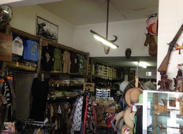 namibia/otjiwarongo/shop/souvenier-safari-and-gun-shop