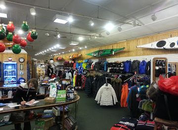 michigan/harbor-springs/shop/the-outfitter-of-harbor-springs