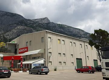 croatia/makarska-riviera/shop/pevex-makarska