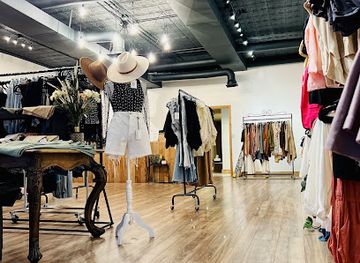 kansas/cedar-bluff-state-park/shop/azalea-avenue-boutique