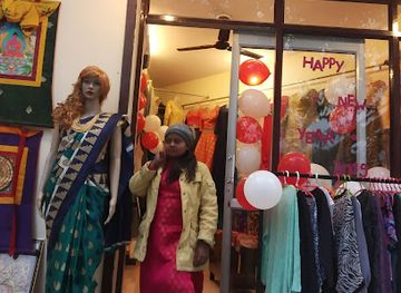 india/rishikesh/ram-jhula/shop/clothing-store