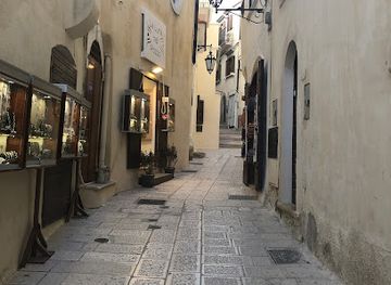 italy/calanques-of-piana/shop/la-luna-nel-pozzo-gioielli