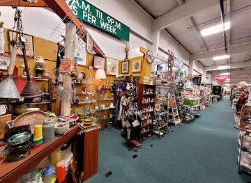 iowa/des-moines/shop/brass-armadillo-antique-mall-des-moines