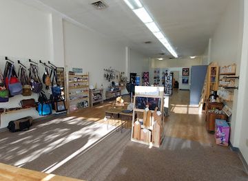 oregon/crater-lake-national-park/shop/nw-makers-market