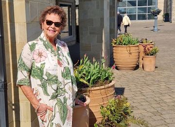 united-kingdom/peak-district/attraction/dotique-peak-village