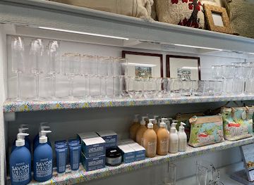 michigan/harbor-springs/shop/finishing-touch