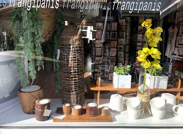 australia/great-ocean-road/shop/frangipanis