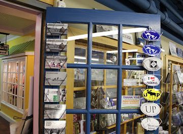 michigan/mackinac-island/shop/island-bookstore