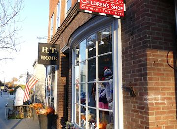 vermont/woodstock/shop/red-wagon-toy-co