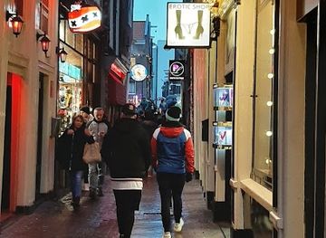 netherlands/amsterdam/de-wallen/shop/red-alley