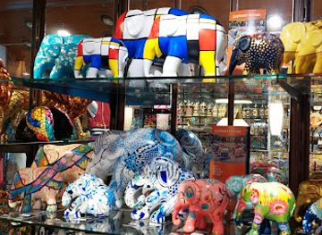 netherlands/amsterdam/museumplein/shop/souvenirs-33