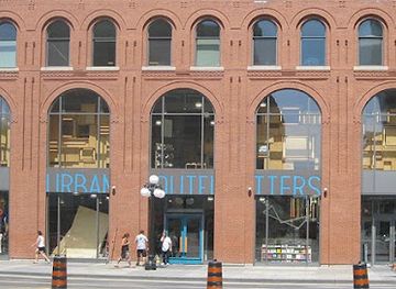 canada/ottawa/shop/urban-outfitters