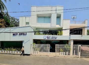 myanmar-burma/rakhine-yoma/shop/best-jewels-gems-jewellery