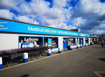 united-kingdom/norfolk-broads/shop/lathams-of-potter-heigham