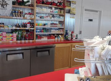 arizona/petrified-forest-national-park/shop/mini-mart-antique